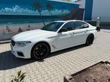 BMW M550i G30 Laserlicht Glas-Dach - BMW M550 in Frankfurt (Main)