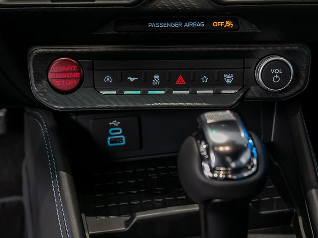 Ford Mustang Fastback 5.0 Ti-VCT V8 334 Dark Horse