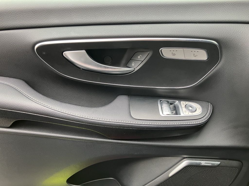Fahrzeugabbildung Mercedes-Benz V 300 d 4MATIC AVANTGARDE EDITION Lang *AMG*AHK