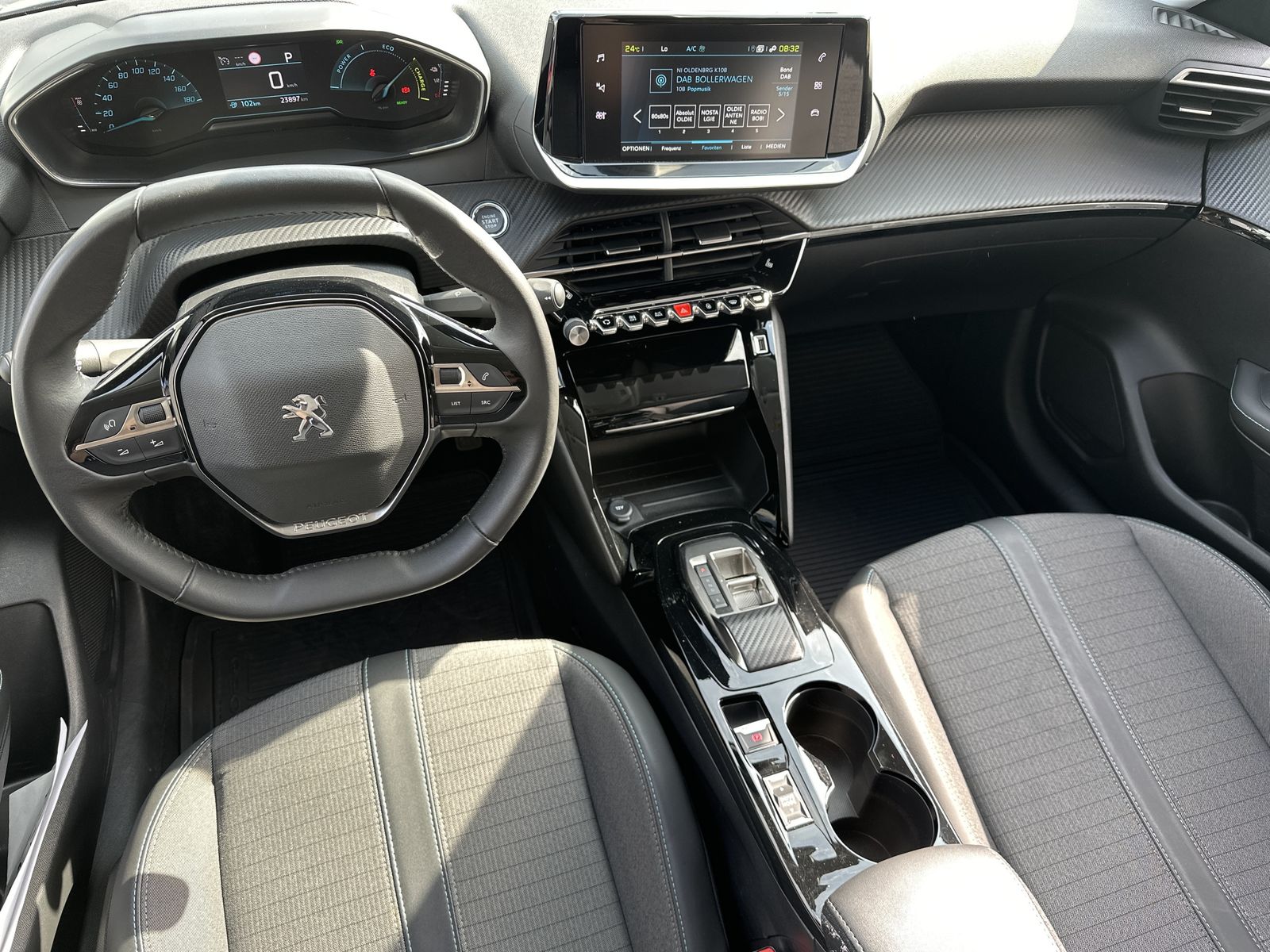 Fahrzeugabbildung Peugeot 208 e Allure 5-Türer NAV+LED+180°-KAMERA+SHZ+1HD