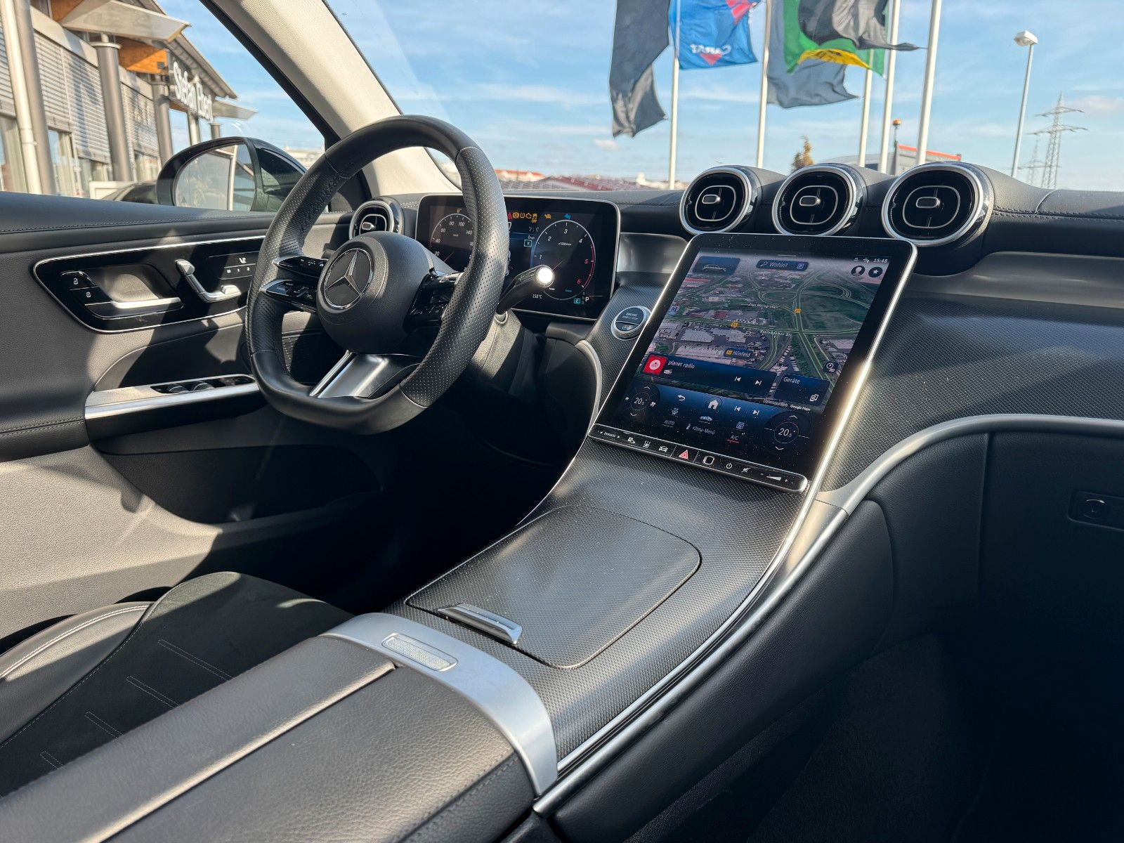 Fahrzeugabbildung Mercedes-Benz GLC 220d 4M+AMG+Pano+StandH+360+Memory