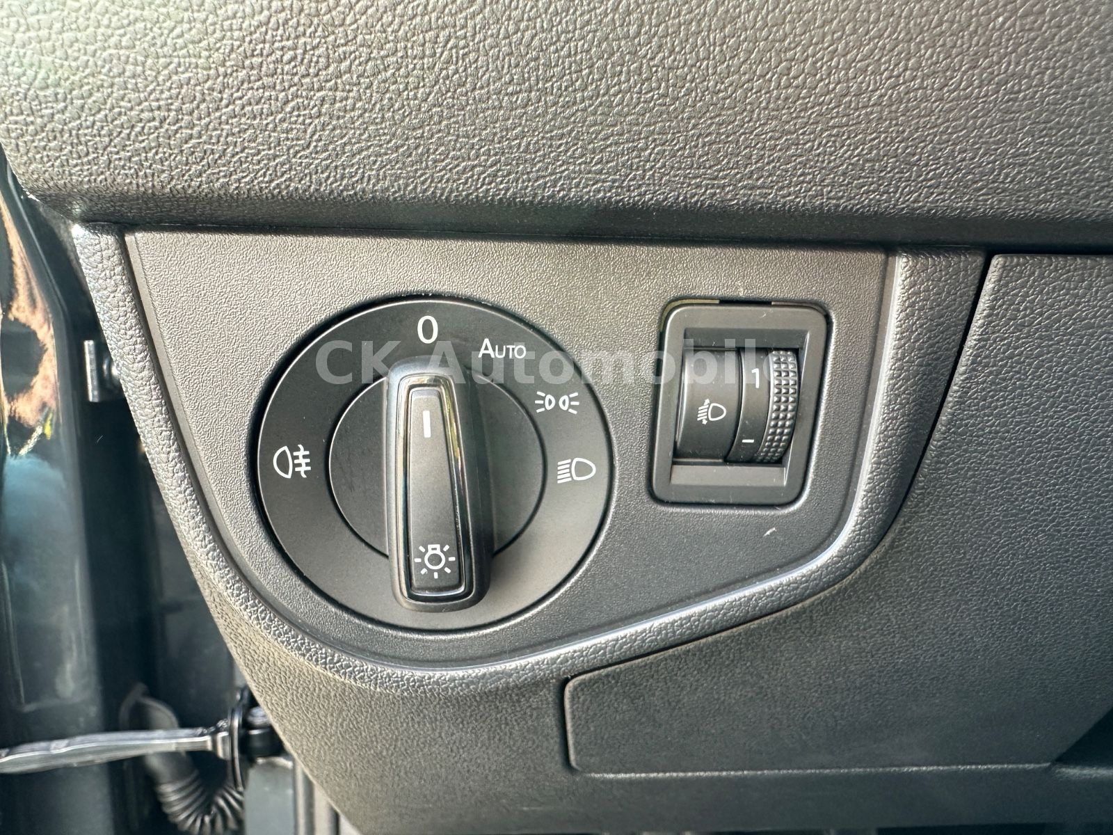 Fahrzeugabbildung Volkswagen Polo VI 1.6 TDi Trendline/Navi/Tempomat/SHZ