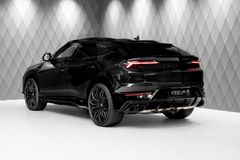 Urus 4.0 V8 PHEV SE 2025 BLACK CARBON PANO