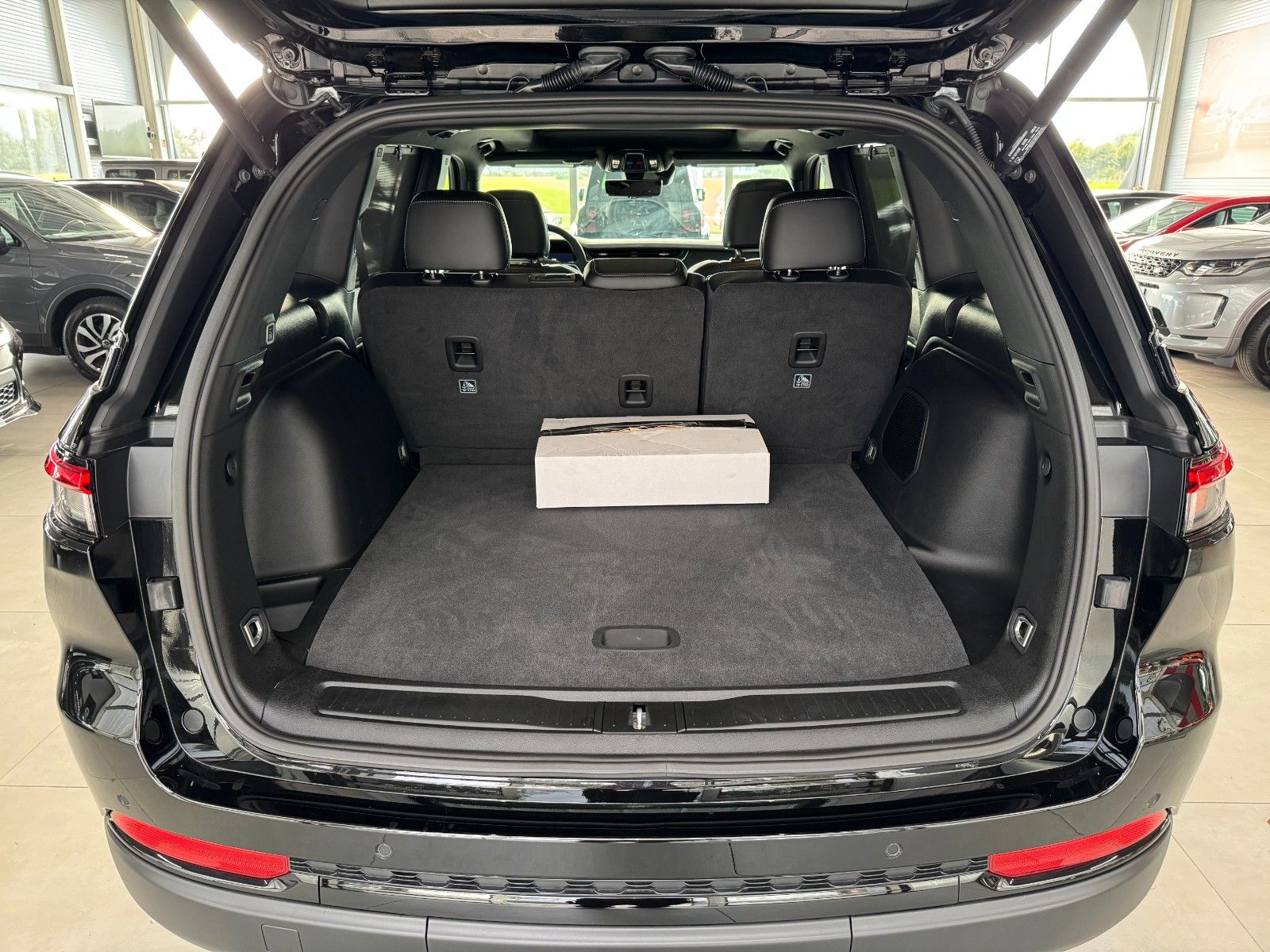 Fahrzeugabbildung Jeep Grand Cherokee 3.6 V6 Limited 4x4 Night Edition