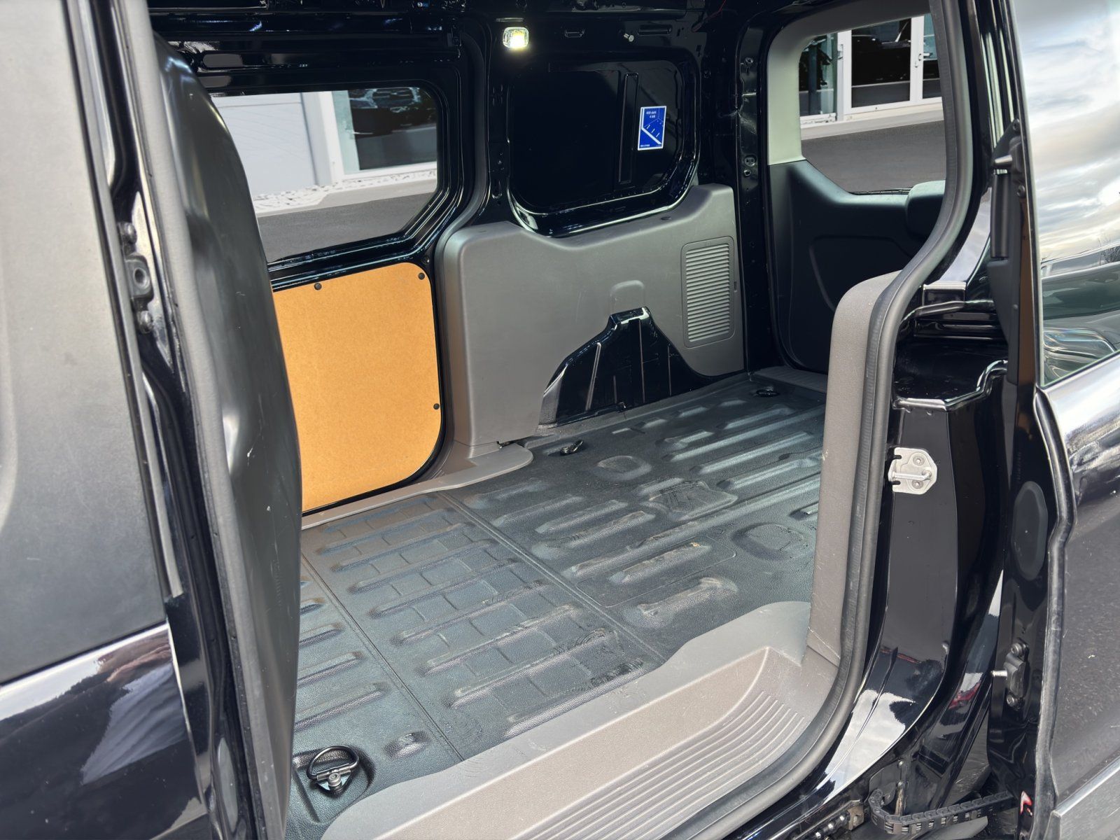 Fahrzeugabbildung Ford Transit Connect Kasten lang Trend #AHK