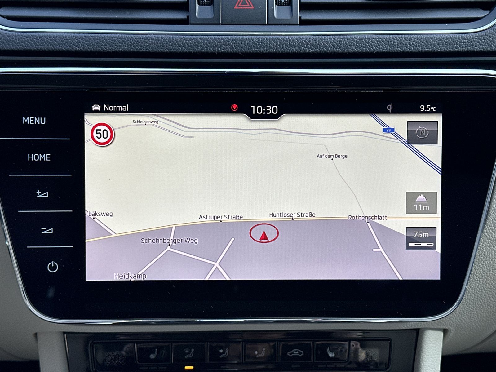 Fahrzeugabbildung SKODA Superb Combi 1.5 TSI DSG L&K NAV+LED+VCOCK+ACC