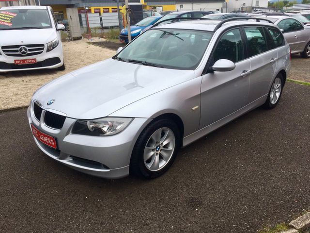 BMW 320i touring *AUTOMATIK*PANO*ALU*KLIMA*