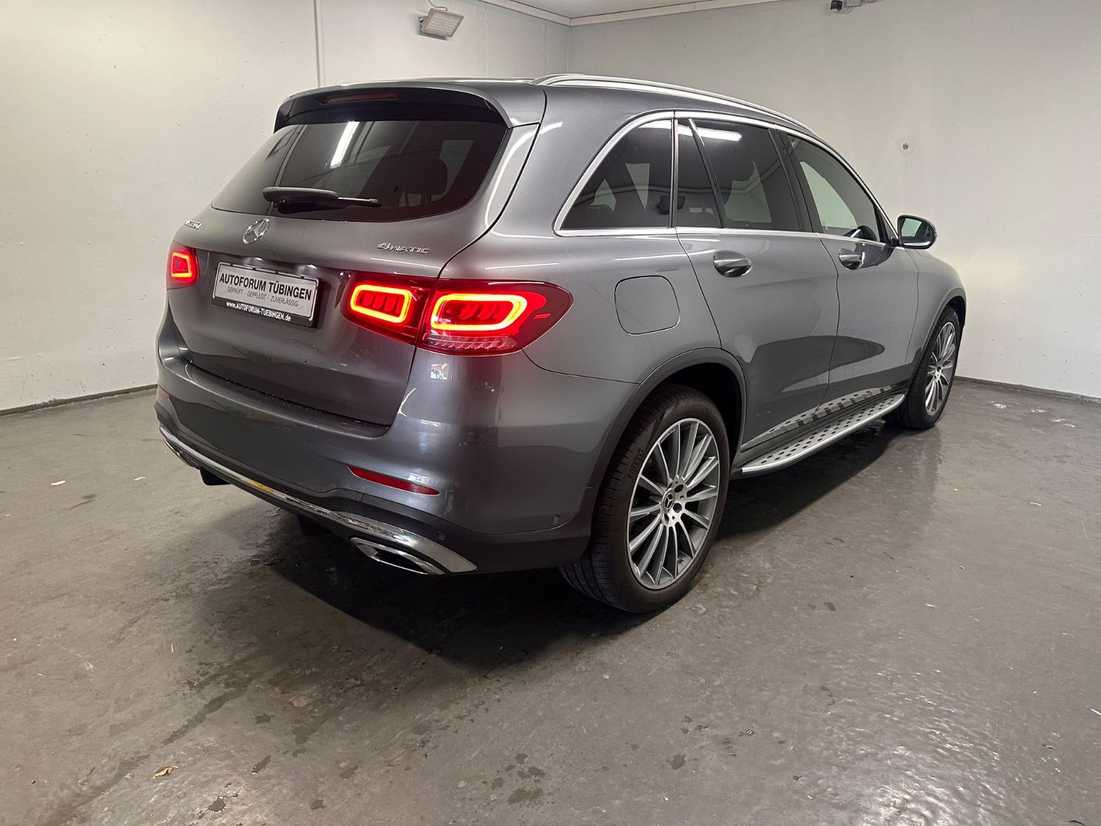 Fahrzeugabbildung Mercedes-Benz GLC 220 d 4MATIC AMG*PANO*360*HUD*AHK*DISTRO