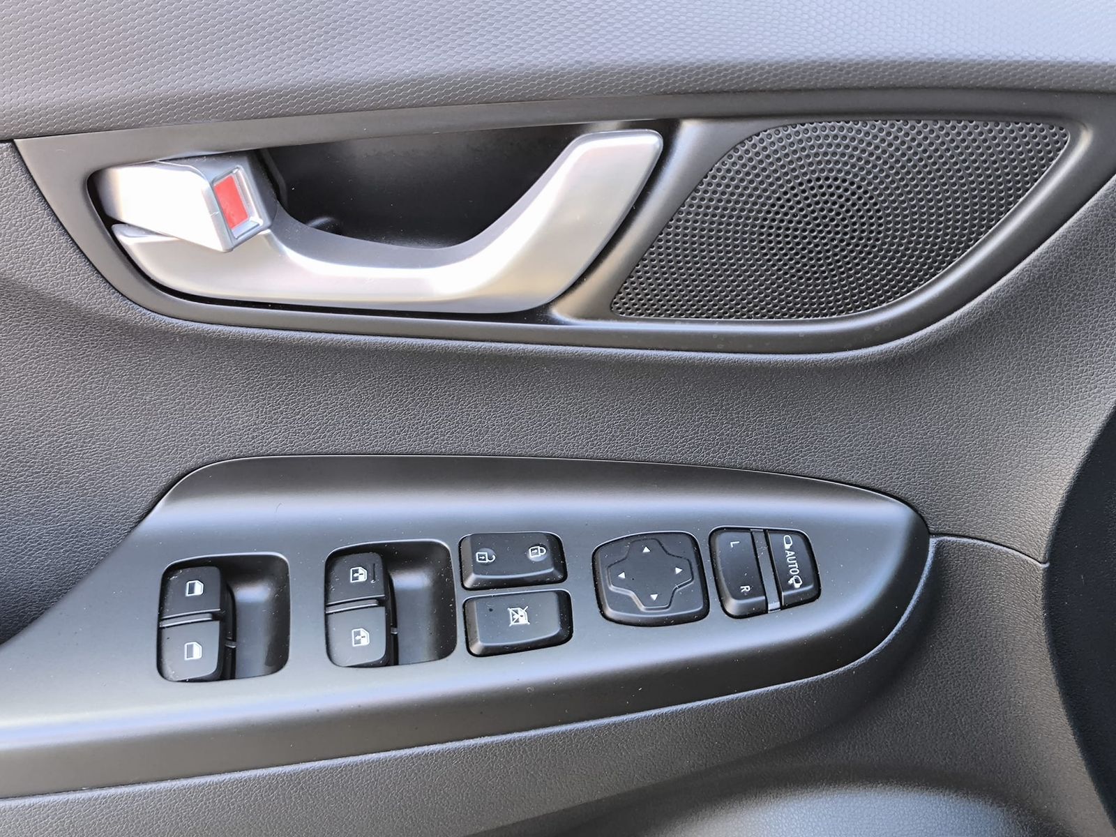 Fahrzeugabbildung Hyundai Kona Trend NAVI+LED+SHZ+HEADUP+KAMERA+ACC+WP+