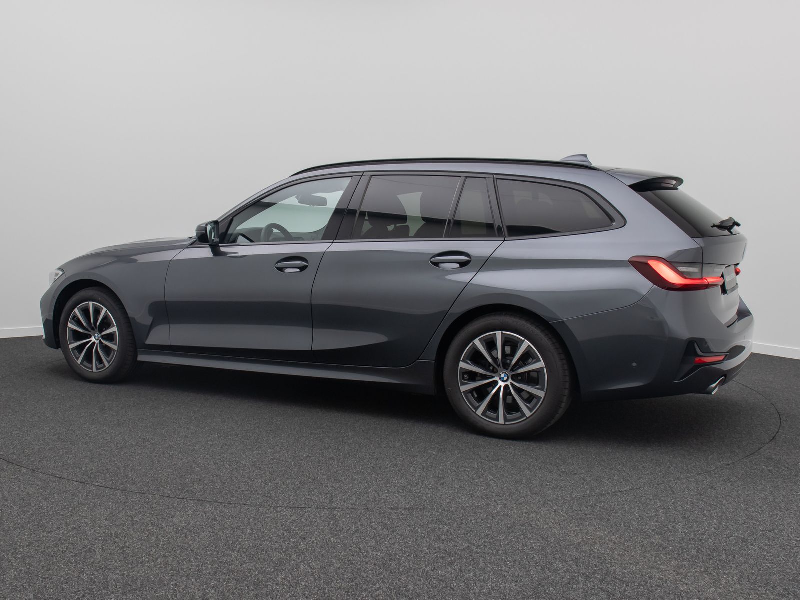 Fahrzeugabbildung BMW 320d Sport Line HUD DAB Kamera Alarm HiFi Leder