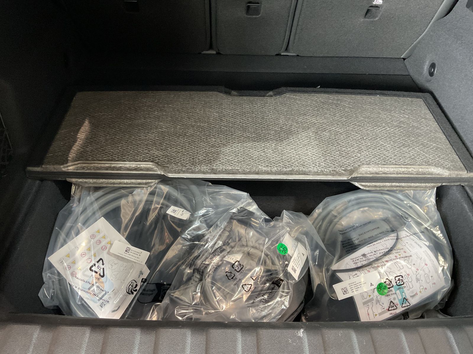 Fahrzeugabbildung BMW iX2 20" LMR, Komfortzugang, AHK M Sportpaket