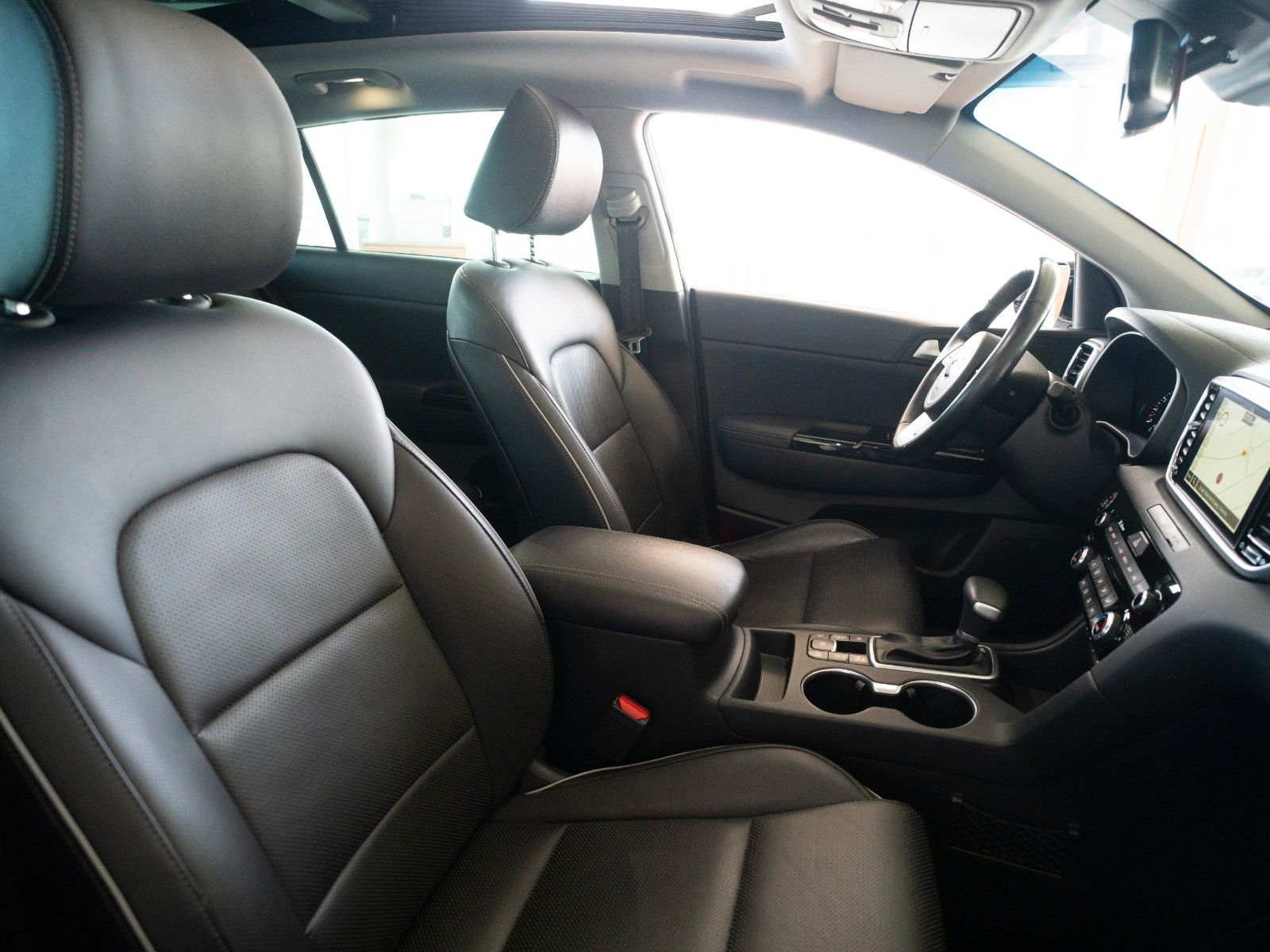 Fahrzeugabbildung Kia Sportage Platinum Edition 4WD/AHK/PANO/KAMERA