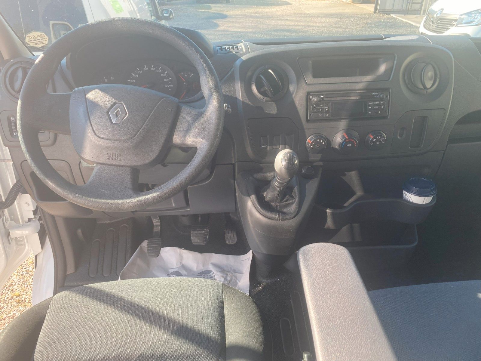 Fahrzeugabbildung Renault Master III PritscheDoka,AHK1Hd,Laubschutzugitter
