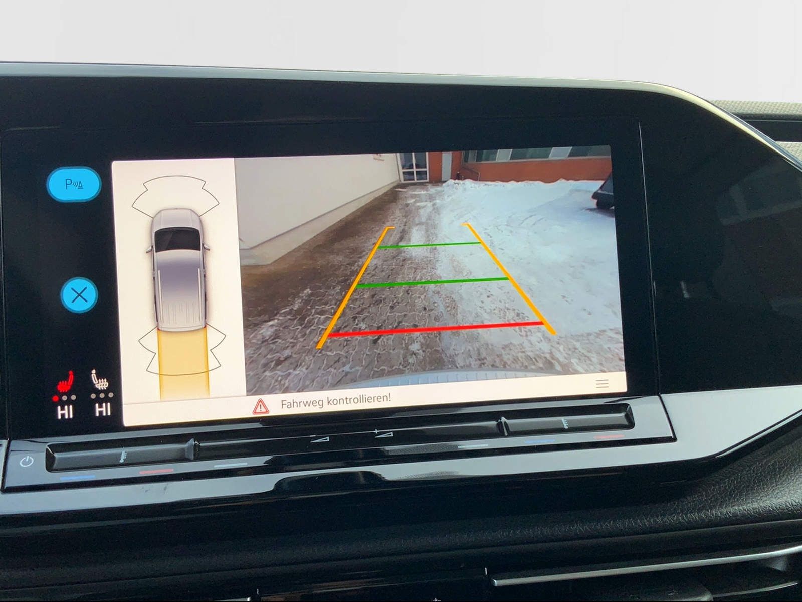 Caddy 2.0 TDI Style,SHZ,RFK,NAV,LED,AHK.