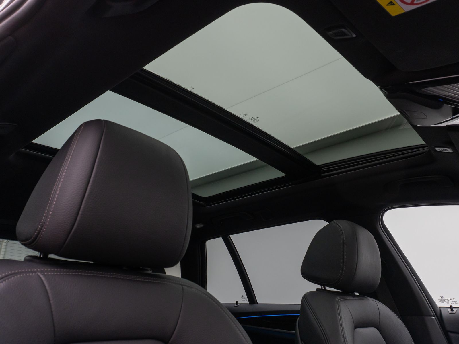 Fahrzeugabbildung BMW 530e Panorama Kamera DAB H/K WLAN Alarm Sport