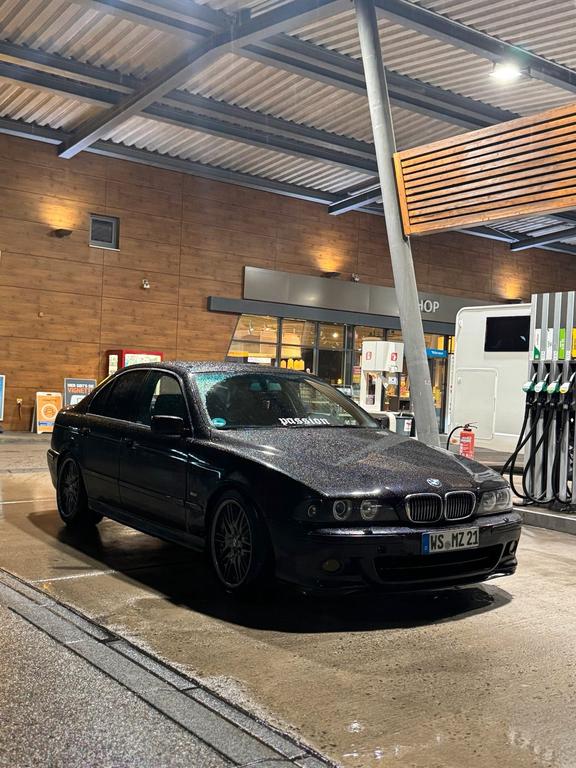 BMW 523