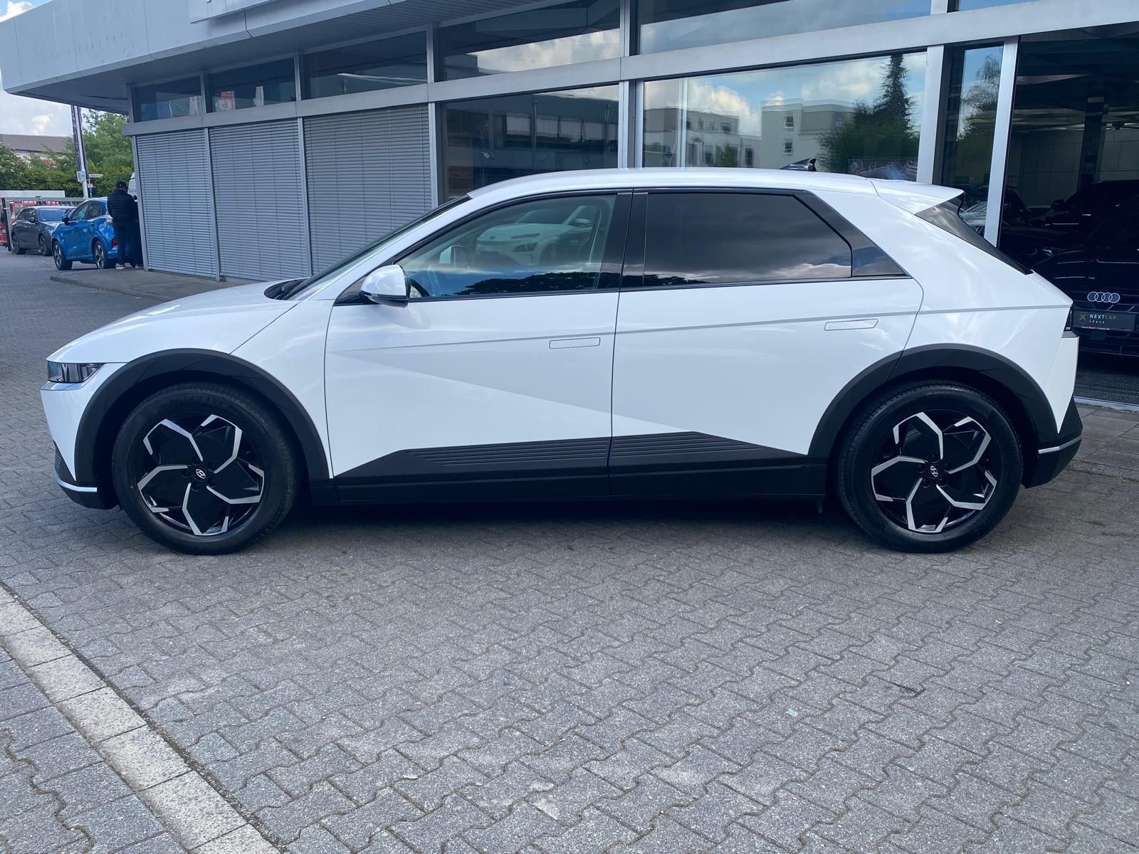 Fahrzeugabbildung Hyundai Ioniq 5 Techniq 4WD WERG.+NAVI+LED+SHZ+KAM+ACC+
