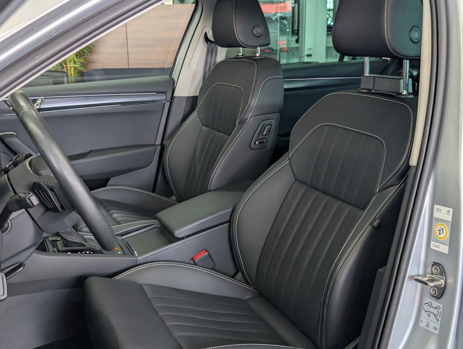 Fahrzeugabbildung SKODA Superb Premium 2.0 TDI PANO LEDER MASSAGE SOUND