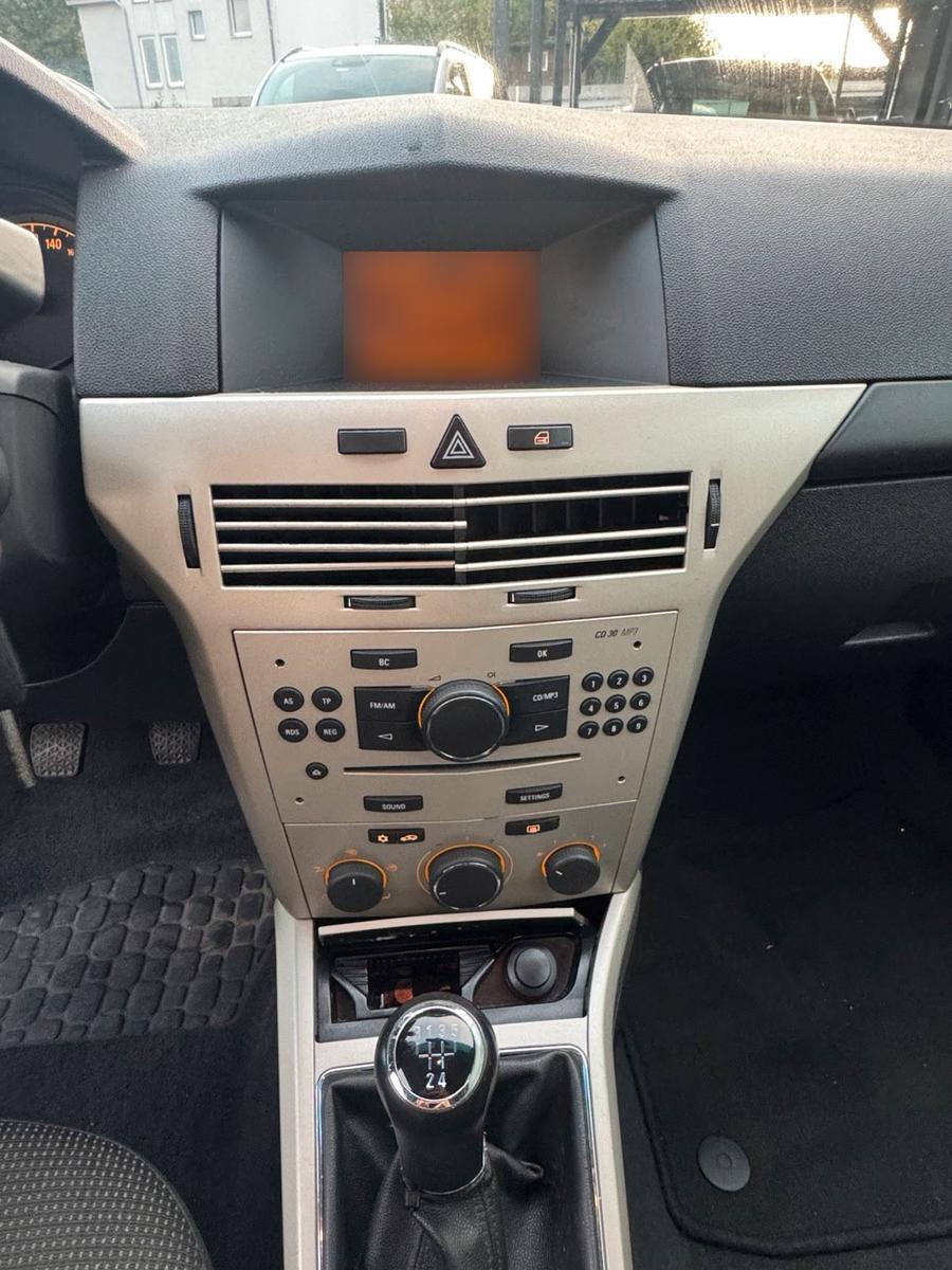 Opel Astra 2008 — photo 7