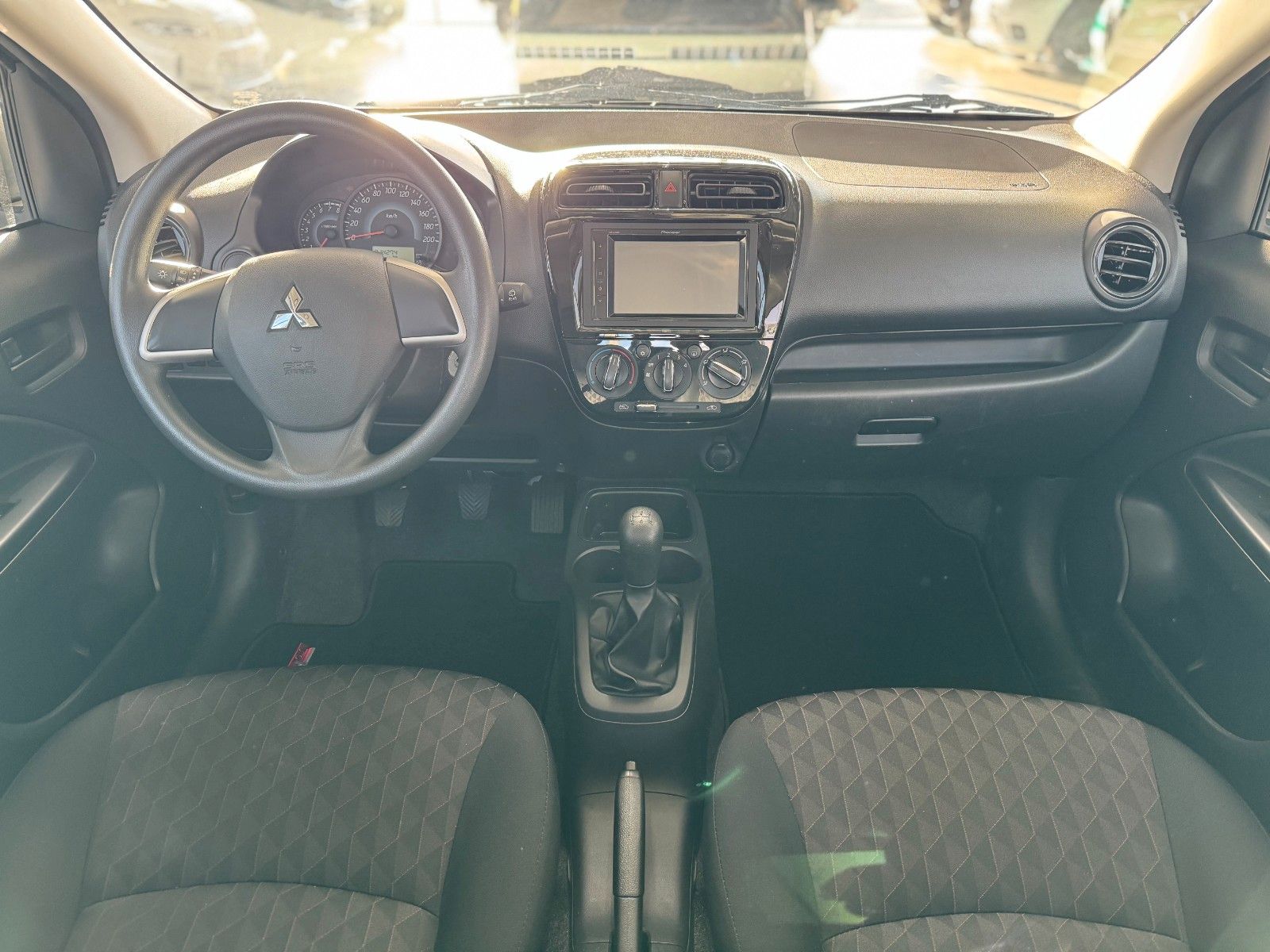 Fahrzeugabbildung Mitsubishi Space Star 1.2 Select "Klima Allwetterreifen"