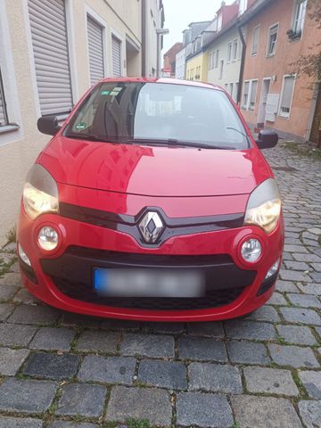 Renault Twingo in Rot  Gepflegt und Fahrb...