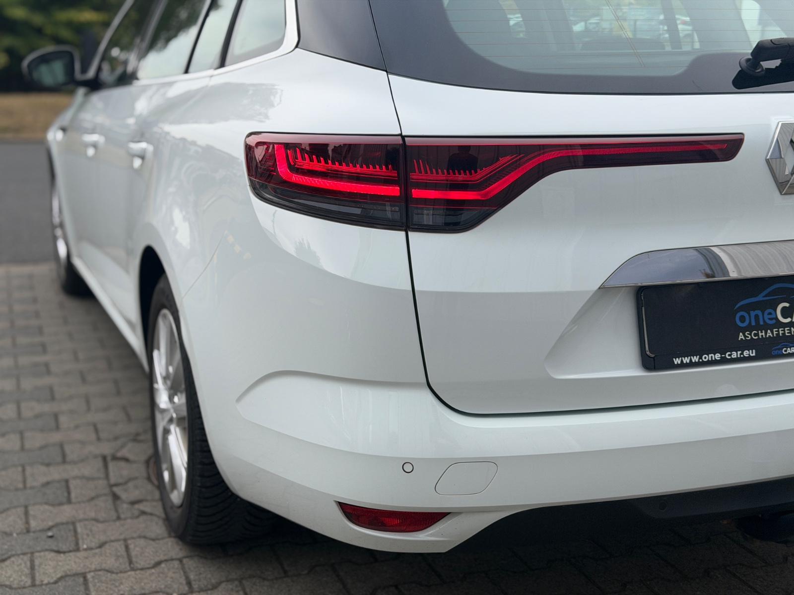 Renault Megane IV GT Automatik CarPlay Kamera AHK Spur