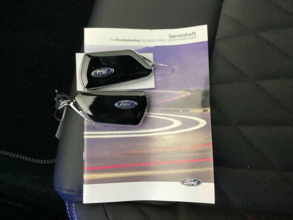 Fahrzeugabbildung Ford Explorer RWD LED PANORAMADACH Tempomat Kamera