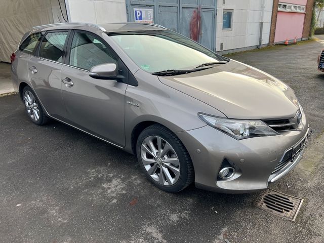 Toyota Auris Touring Sports Hybrid ExecutiveNav T-Leder