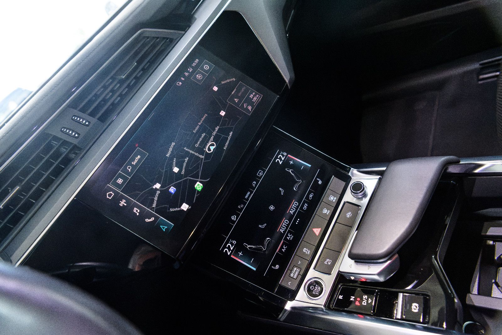 Fahrzeugabbildung Audi e-tron 50 quattro LED+NAVI+SZH+RFK