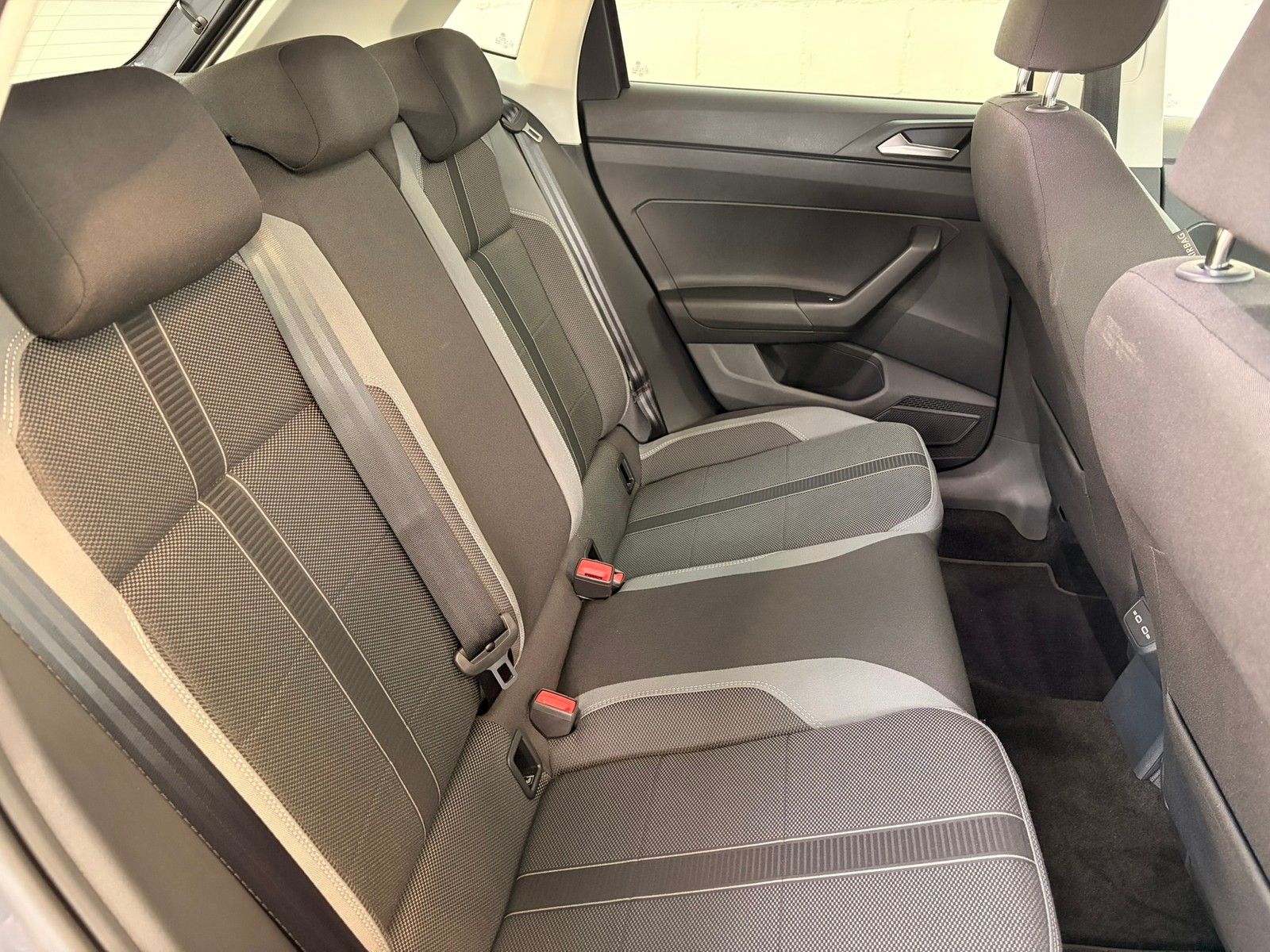 Fahrzeugabbildung Volkswagen Polo Style 1,0 TSI DSG + IQ.Drive + Navi + Klima