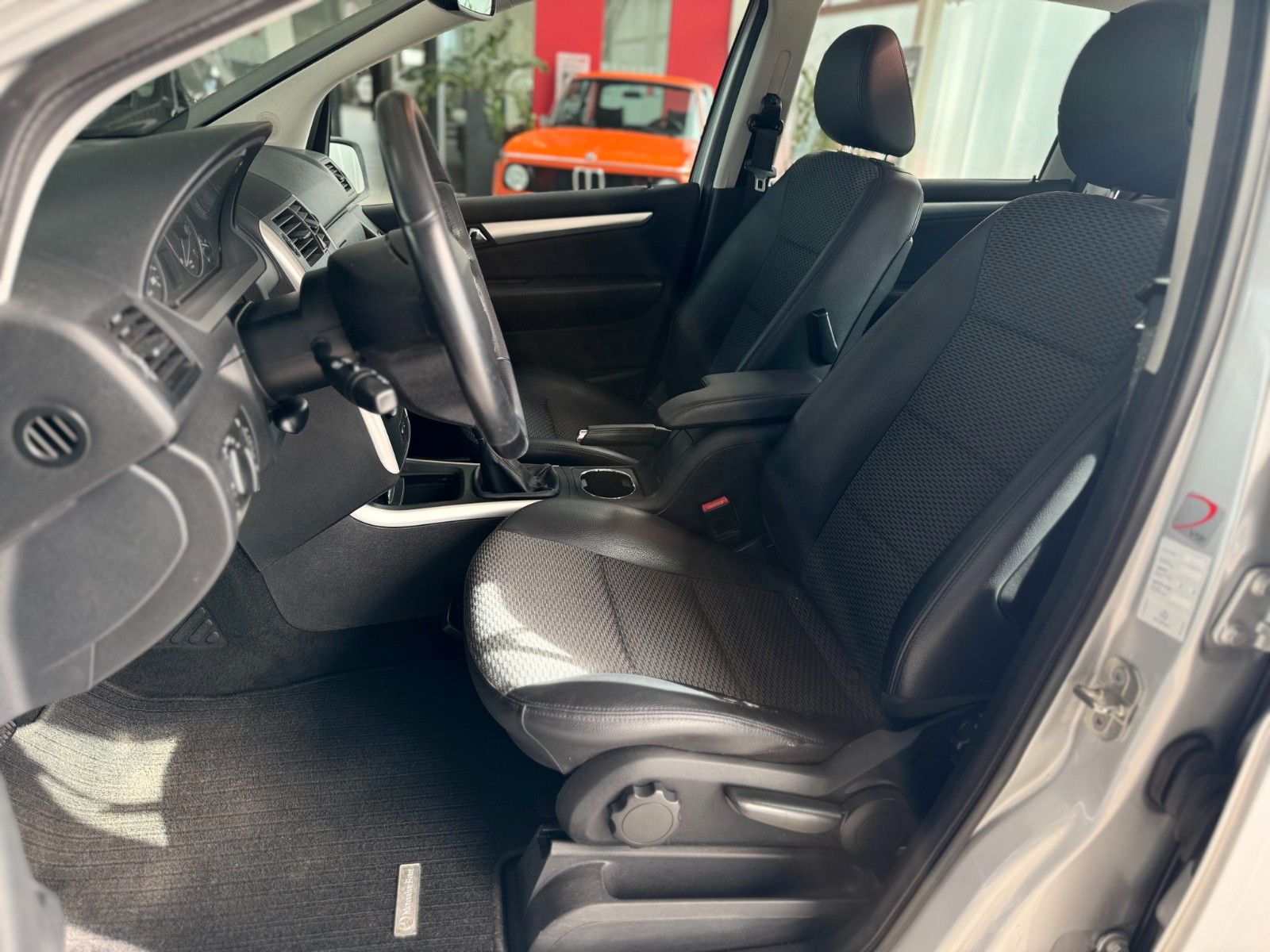 Fahrzeugabbildung Mercedes-Benz A 160 Avantgarde "Klima Parksensoren Sitzheizg."
