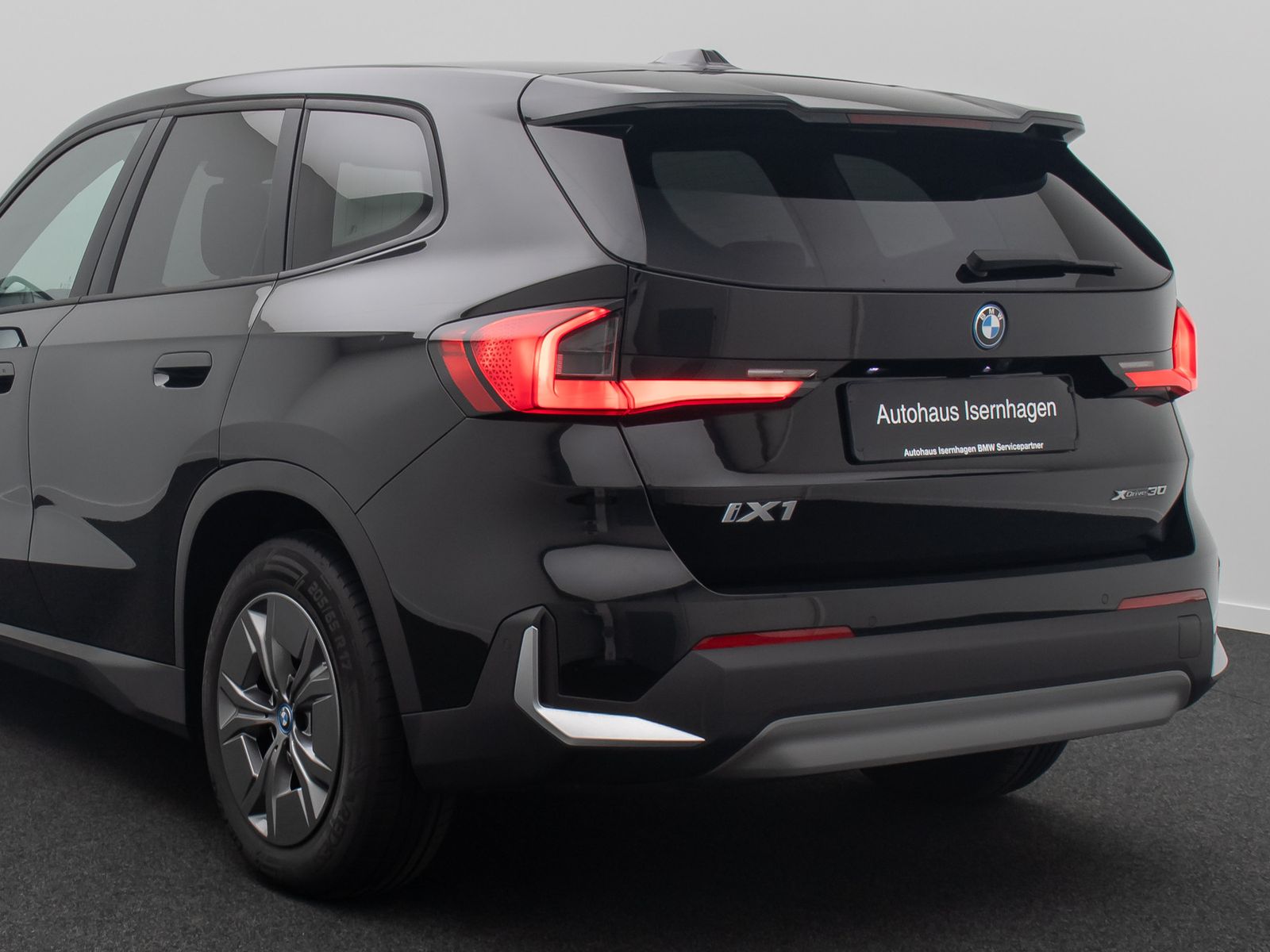 Fahrzeugabbildung BMW iX1 xD30 HUD DAB Komfort FernlichtAs Geschwindig