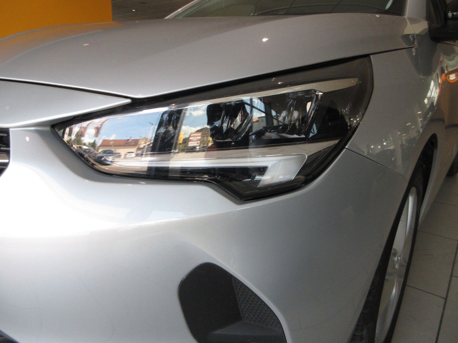 Fahrzeugabbildung Opel Corsa F Elegance 1.2T LED/NAVI/PDC/ALU