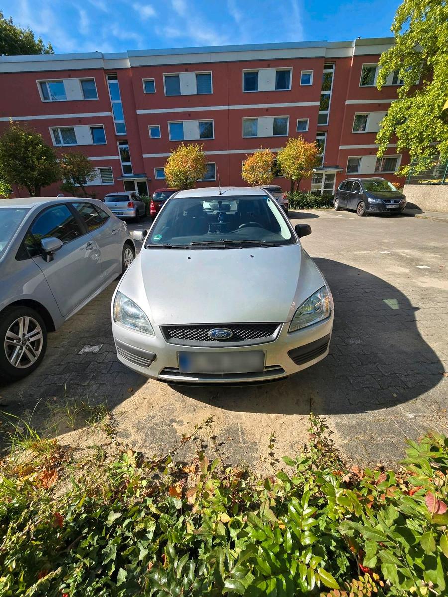 Ford Focus 2006 — вигляд ззаду