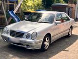 Mercedes-Benz Mercedes Benz E 220 CDI Aut. Classic Top - gebrauchte Mercedes-Benz E 220 aus dem Jahr 2001