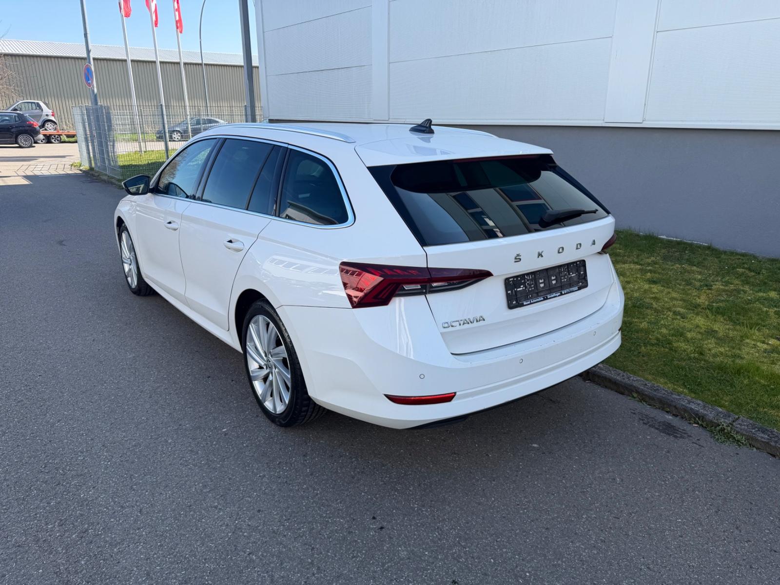 Skoda Octavia Combi First Edition*LED*HUD*NAV*ACC*AHK*