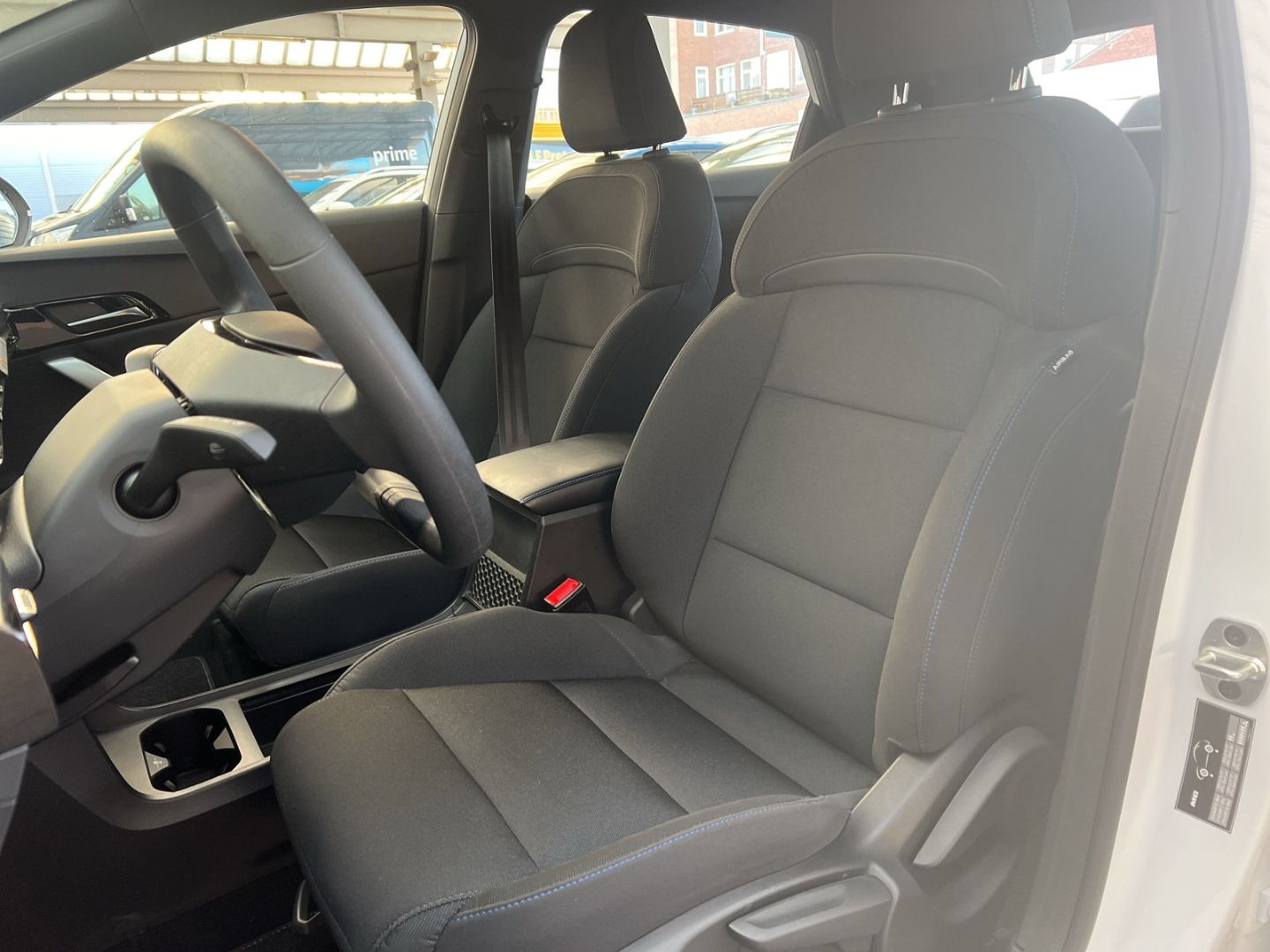 Fahrzeugabbildung MG MG4 51kWh STD Navi Soundsystem LED ACC Apple Car
