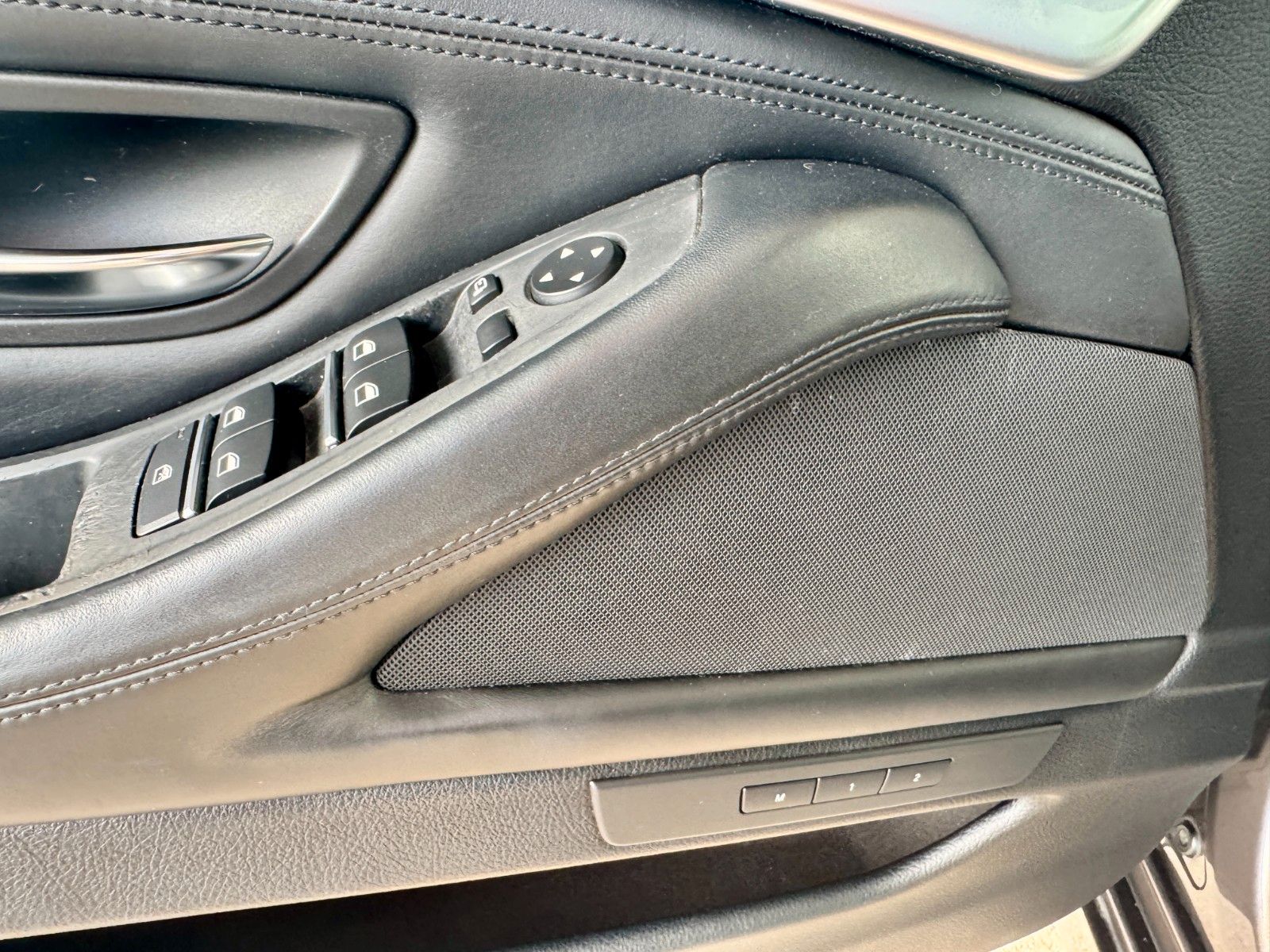 Fahrzeugabbildung BMW 535 d xDrive Touring Leder/Panorama/Navi/HUD