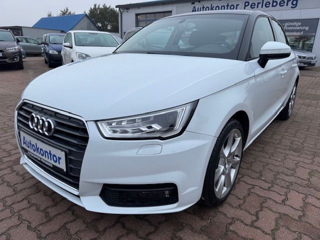 Audi A1 Sportback / Xenon / Navigation / SHZ