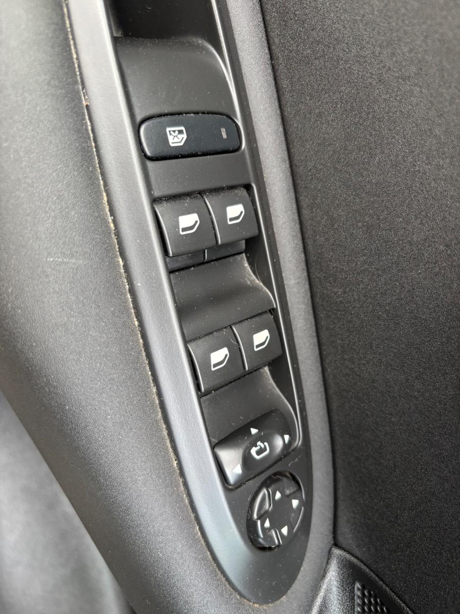 Citroën C4 Lim. Shine NAVI-TEILLEDER-PDC 2x