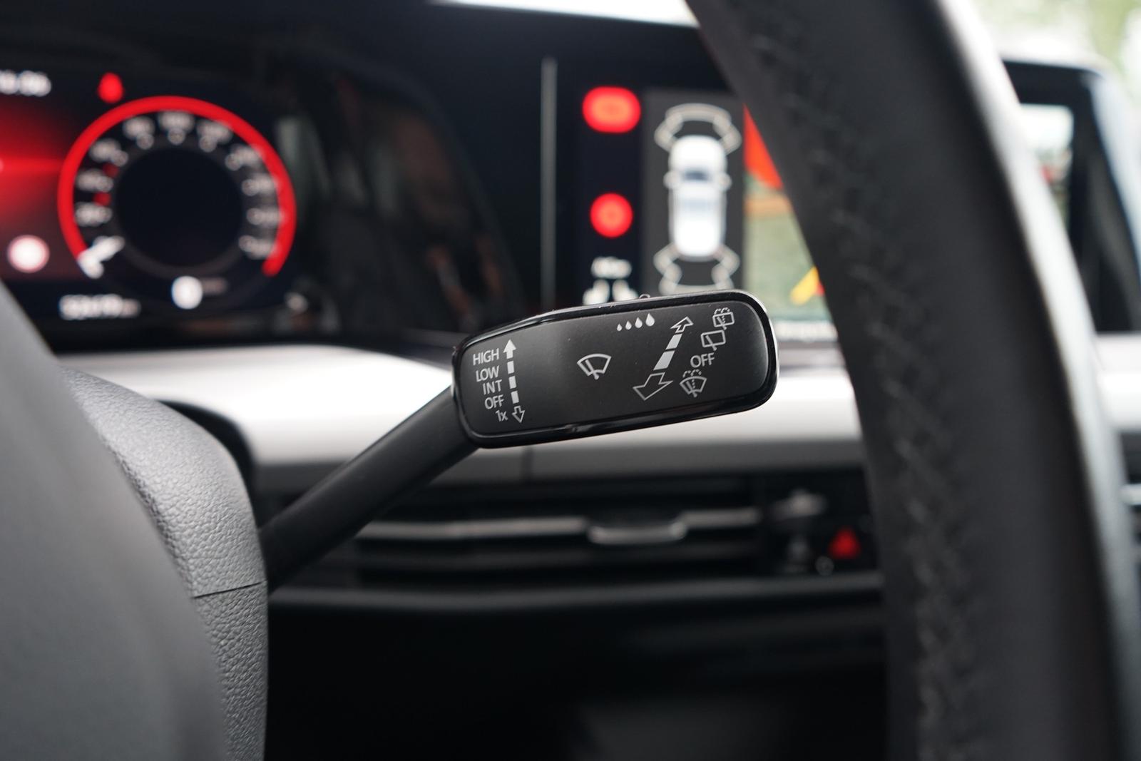 Volkswagen Golf VIII 1.5 TSI Life LED Navi App-Connect DAB, миниатюра 25