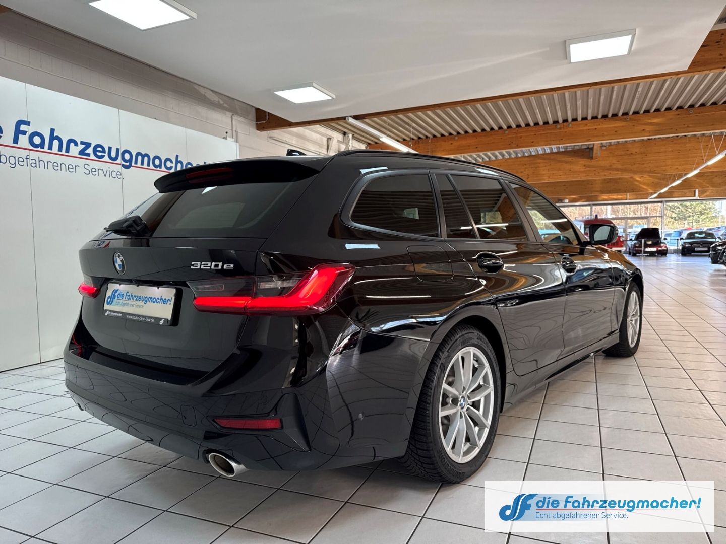 Fahrzeugabbildung BMW 320 e Advantage Touring Park-Assistent Navi Digi