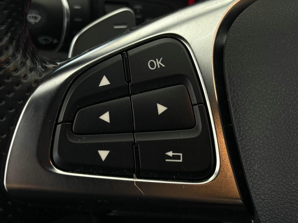 Mercedes-Benz A 200 CGI AMG Line, LED, Leder, Navi, 7G, Kamera