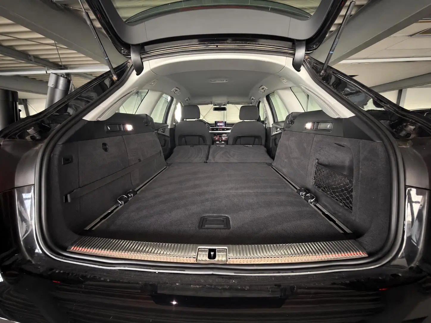 Audi A6 Avant 1.8 TFSI AUT TEMP BT PDC SHZ NAVI XENON