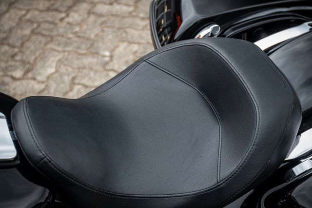 Fahrzeugabbildung Harley-Davidson ELECTRA GLIDE STANDARD FLHT - WENIGE KILOMETER