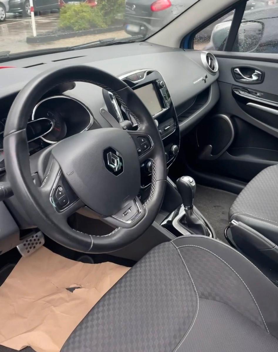 Renault Clio 2015 — engine