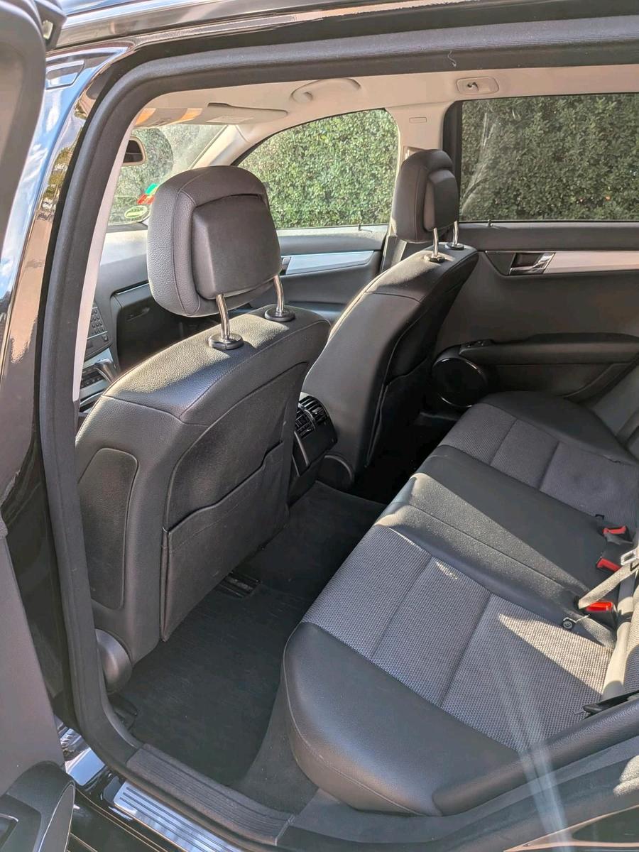 Mercedes-Benz C250 2010 — photo 8