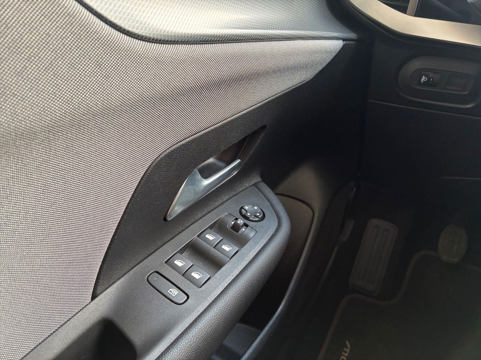 Fahrzeugabbildung Opel Mokka Edition 136PS Navi/Kamera/LED!