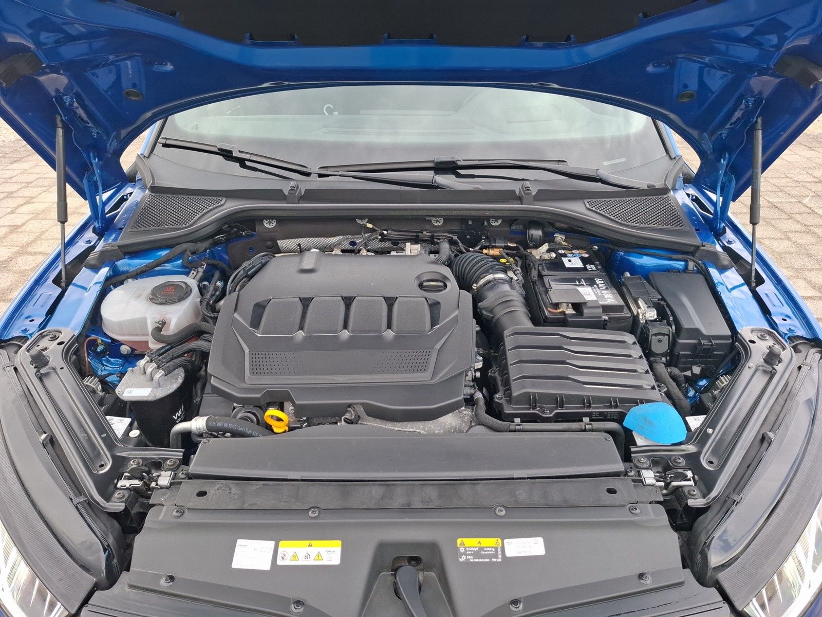 SKODA Octavia Combi RS 2.0 TDI DSG / PANORAMA / STHZG - Image 17