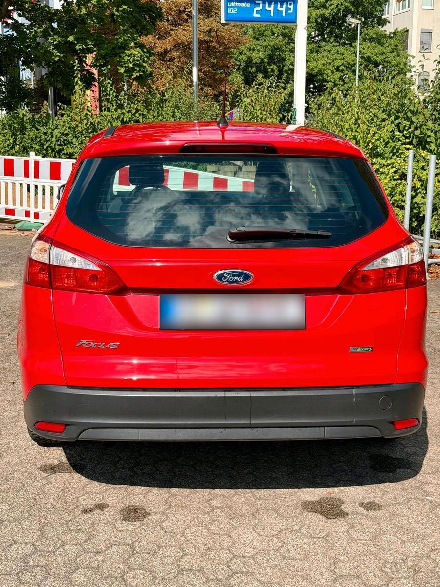 Ford Focus 2014 — photo 8